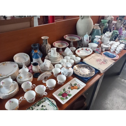 59 - Decorative china to include Royal Doulton figurines, Wedgwood etc