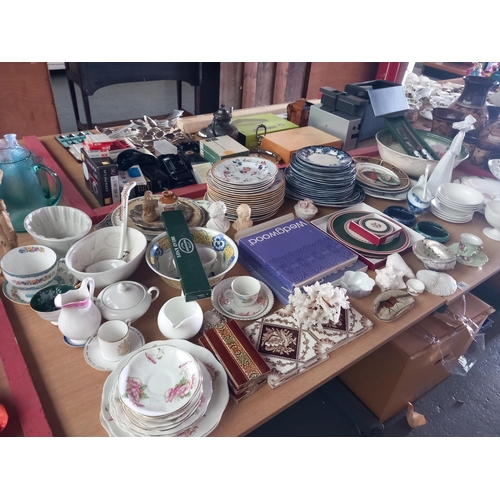 65 - Decorative china to include wedgwood plates, part dinner service,coral etc