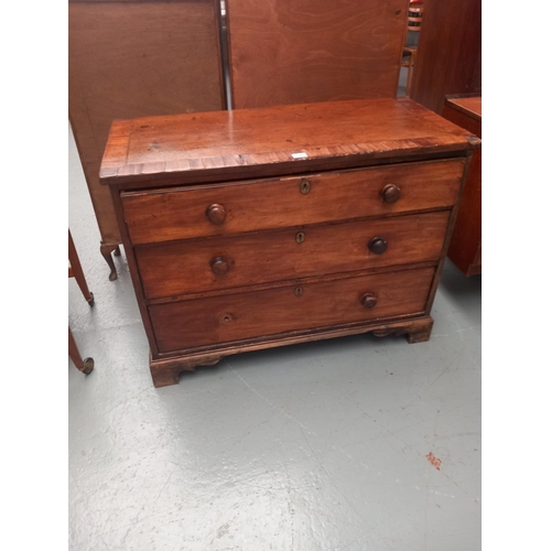 130 - An oak chest of drawers