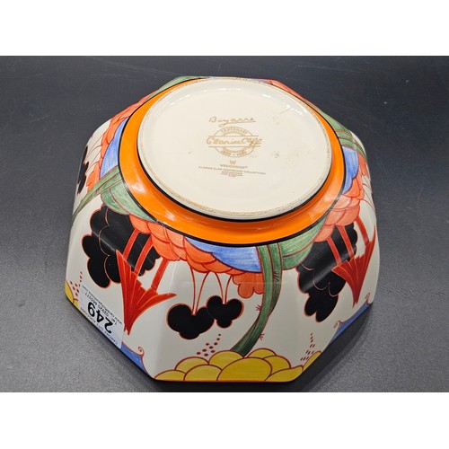 249 - A Clarice Cliff Bizarre fruit bowl by Wedgwood 19cm diameter no obvious signs of damage