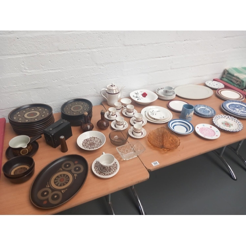 304 - Quantity of Denby dinnerwares and decorative household china