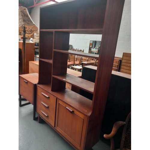 440 - A Stonehill state room divider and a teak record cabinet

Room Divider
Height 178cm
Width 108cm
Dept... 