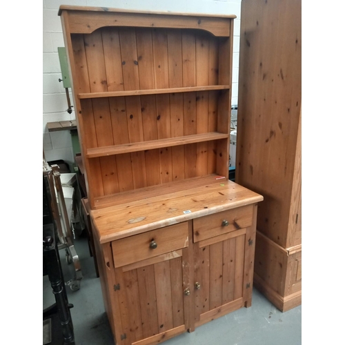 481 - A pine dresser

Height 178cm
Width 92cm
Depth 44cm