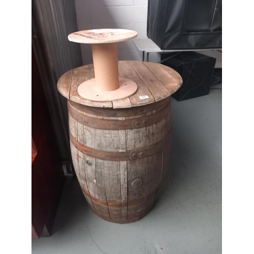 486 - An oak barrel