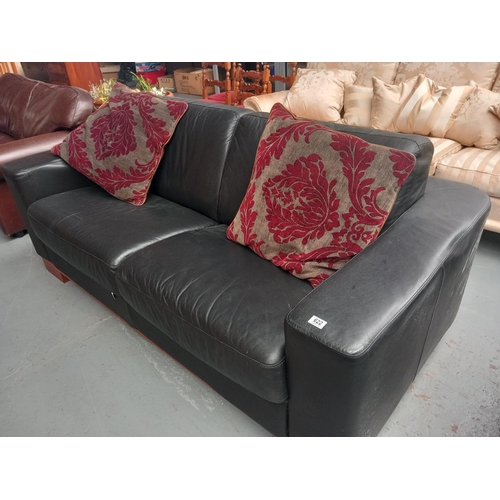 622 - A black leatherette sofa bed

Height 90cm
Width 205cm
Depth 105cm