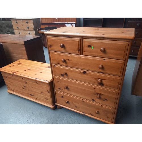 633 - A pine chest of drawers and a pine blanket box