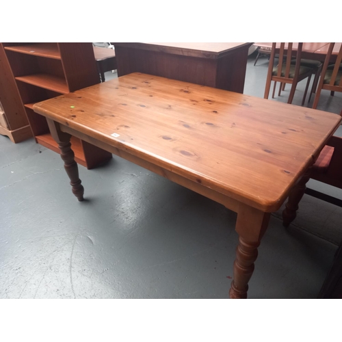 641 - A pine dining table

Height 78cm
Width 153cm
Depth 90cm