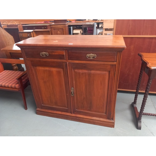 656 - A mahogany two drawer chiffonier 

Height 100cm
Width 106cm
Depth 49cm