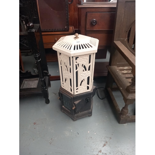 681 - A cast iron burner