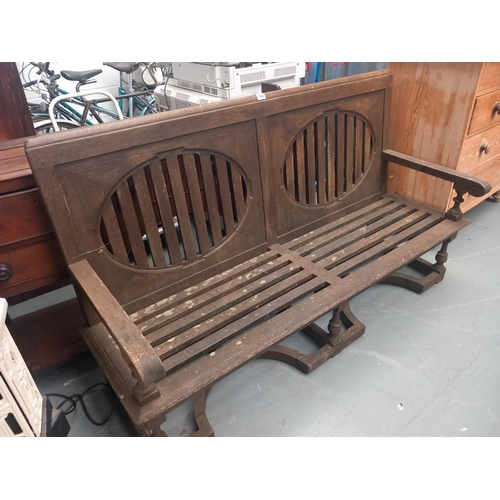 682 - A garden bench

Height 100cm
Width 168cm
Depth 60cm