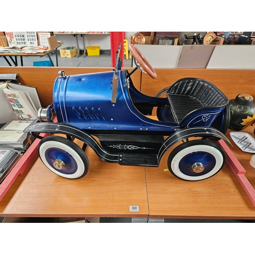 368 - A Syot vintage metal pedal car - in good condition for age