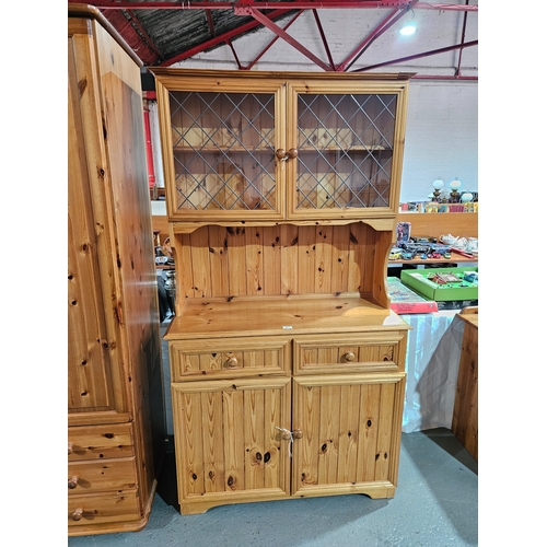 407 - A pine dresser

Depth 46cm, Width 102cm, Height 190cm