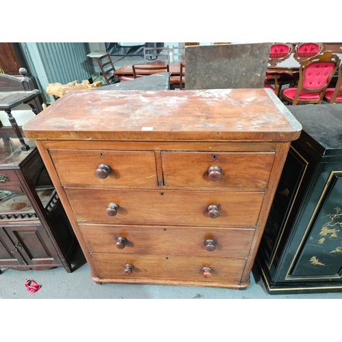 433 - A Victorian mahogany 2 over 3 chest of drawers

Measures: Depth 48cm, Width 103cm, Height 113cm