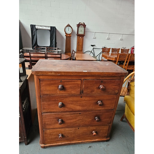 440 - A Victorian mahogany 2 over 3 chest of drawers

Measures: Depth 48cm, Width 103cm, Height 113cm