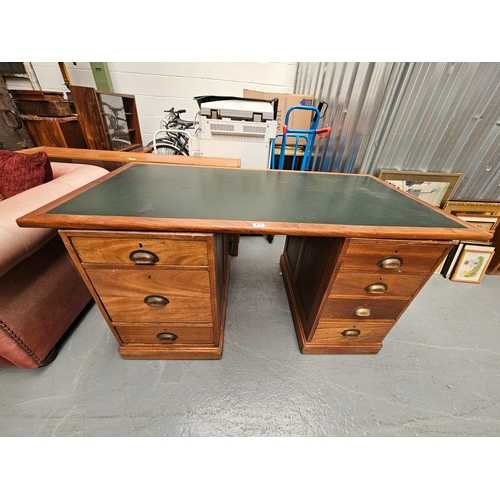 475 - A teak twin pedestal desk with leatherette insert

Dimensions: Height 76cm, Width 160cm, Depth 84cm