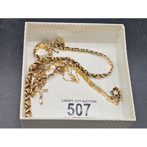 507 - 9k gold - scrap chains, etc - combined weight 24 grams