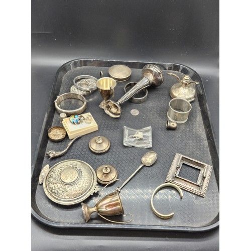 519 - Silver scrap and silver jewellery