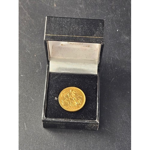 511 - An 1894 Queen Victoria full sovereign - 22k gold