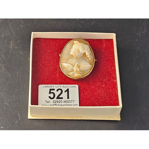 521 - A 9k gold cameo brooch - XRF tested