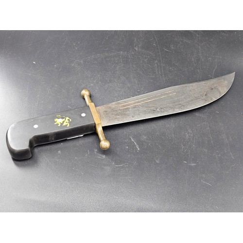 538 - An American US Army Air Force V 44 survival knife - this genuine Kinfolks knife was issued to surviv... 