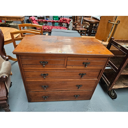 419 - A mahogany two over three chest of drawers

Height 92cm, Width 106cm, Depth 54cm