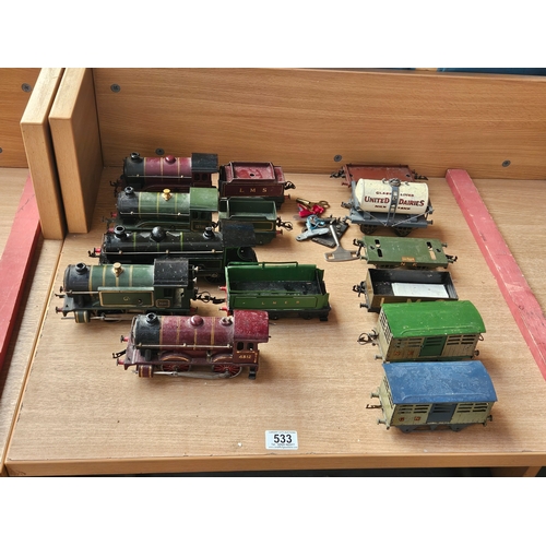 533 - Five Hornby O gauge clockwork locomotives and six wagons