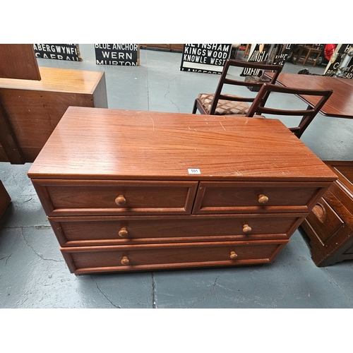 591 - A teak G Plan chest of drawers

Measurements: Height 70cm, Width 101cm, Depth 47cm