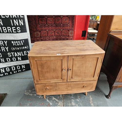 629 - An Ercol sideboard

Measurements: Height 82cm, Width 88cm, Depth 50cm