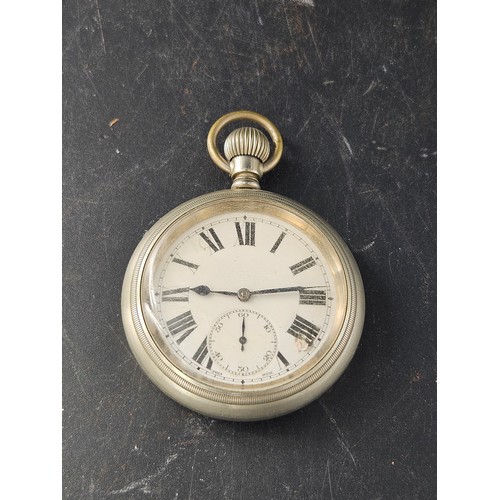 809 - A LNER Railway pocket watch - back cover marked LNER 2186 - untested