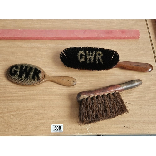 508 - A Great Western Railways (GWR) wooden clothes brush with GWR picked out in beige colour with black b... 