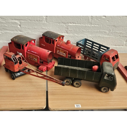 511 - Tinplate toys - a Puff Puff train by Triang (plus another with no wheels), a truck, another Triang t... 