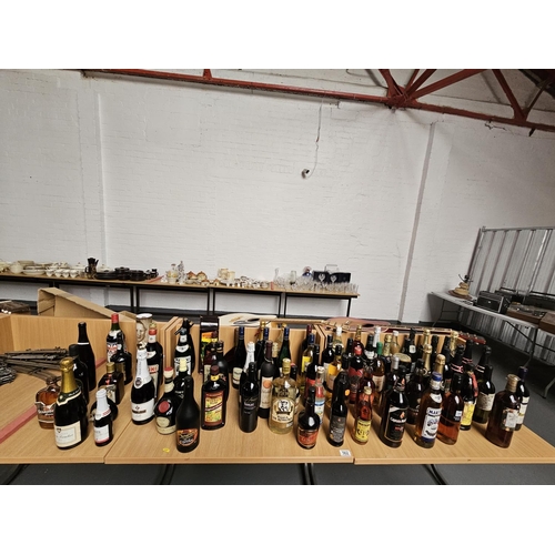 562 - A quantity of wine, liqueurs, spirits, etc - Cointreau, Myers Rum, Tequila, etc