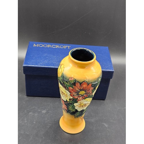 806 - A Moorcroft 