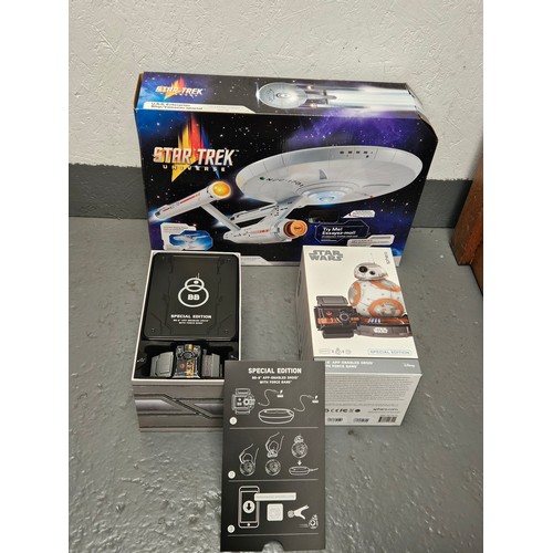 506 - A Star Wars Special Edition - app enabled Droid - boxed together with a boxed Star Trek Universe U.S... 