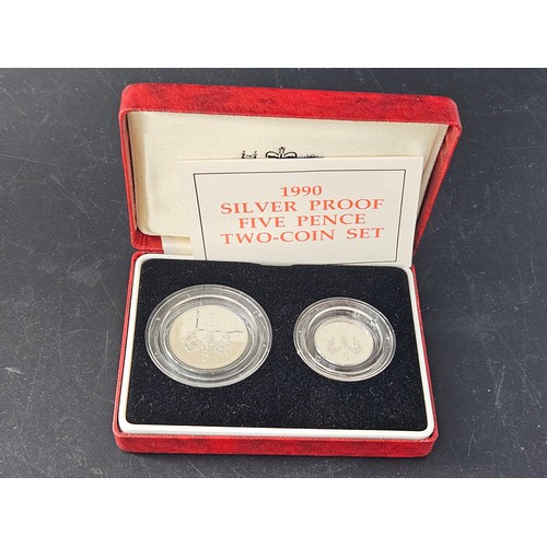 520 - A Royal Mint boxed 1990 silver proof five pence two coin set