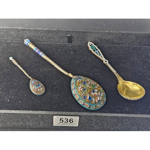 536 - 3 Russian silver cloisonne enamel spoons - a large table spoon, a medium sized dessert spoon and a t... 