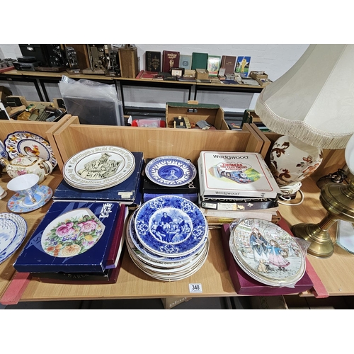 348 - A selection of Wedgwood, Coalport, and other collectable plates