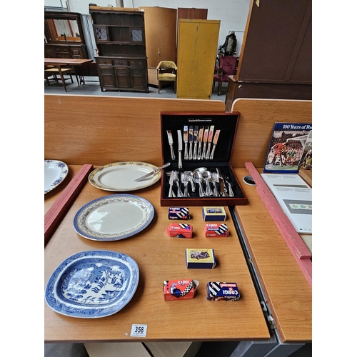 358 - A Sanders and Bowers boxed silver plated canteen of cutlery, oval platters to include blue and white... 