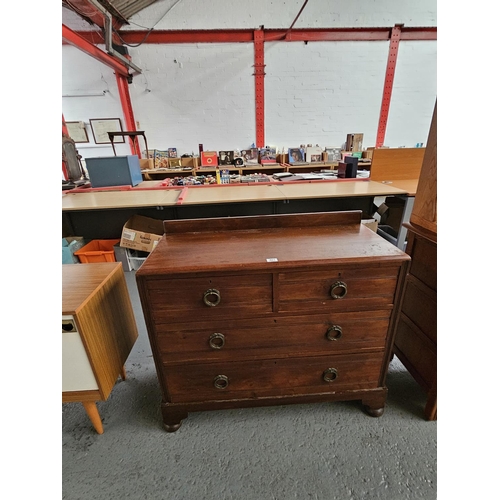 401 - A Mahogany two over two Chest of drawers

H 92cm
W 102cm
D 44cm