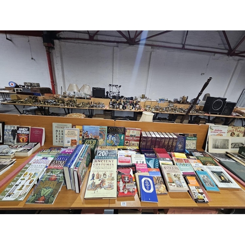 363 - Quantity of antiques and collectables reference books