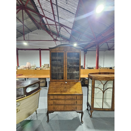 406 - A Mahogany bureau bookcase
H210cm    W92cm    D50cm