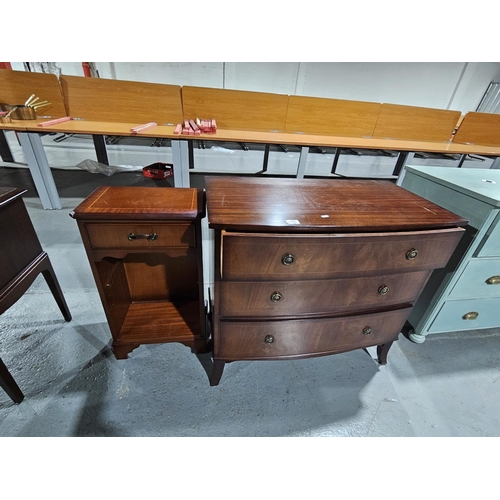 410 - A mahogany Strongbow furniture chest of drawers with a mahogany bedside cabinet