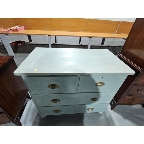 411 - A painted pine two over two chest of drawers

Height 83cm, Width 97cm, Depth 53cm