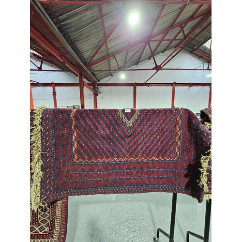 432 - A hand knotted rug from Pakistan - 122cm x 118cm