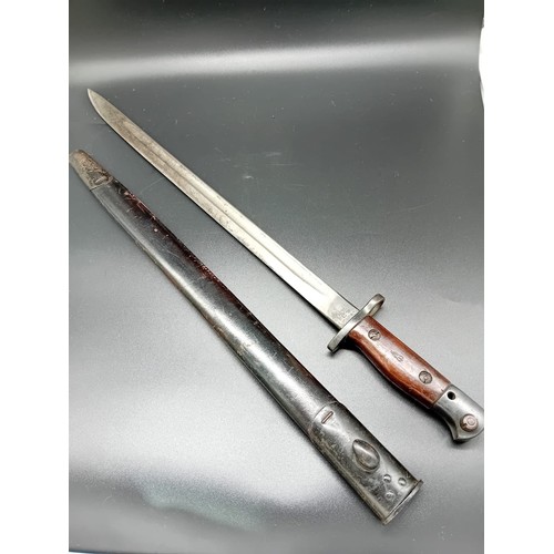 508 - A rare British World War I Vickers bayonet and scabbard. This is the 1907 pattern produced in 1918 -... 