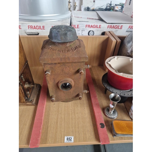 Lot 652       