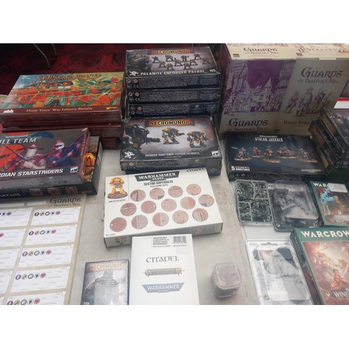 705 - Assorted miniatures, including Warcrow, .Necromunda, and Warlord Games Epic