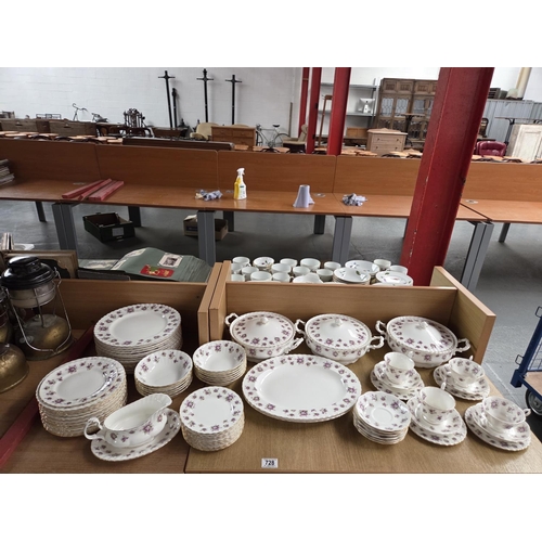 Lot 728       