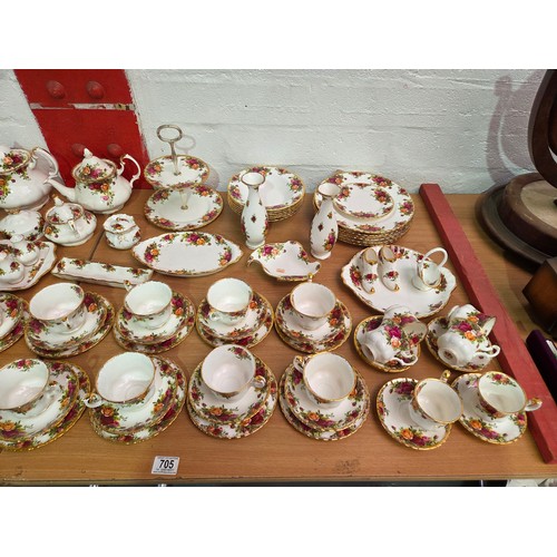 705 - A Royal Albert 