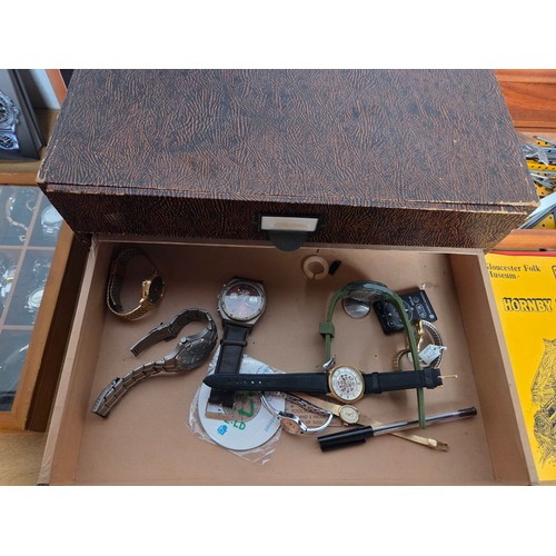 516 - A selection of watches and watch related books